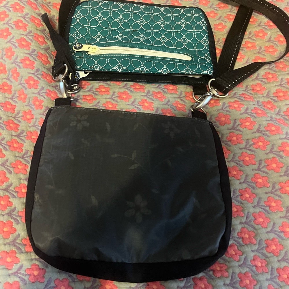 Sherpani Teal and Black Crossbody Bag - Picture 7 of 8